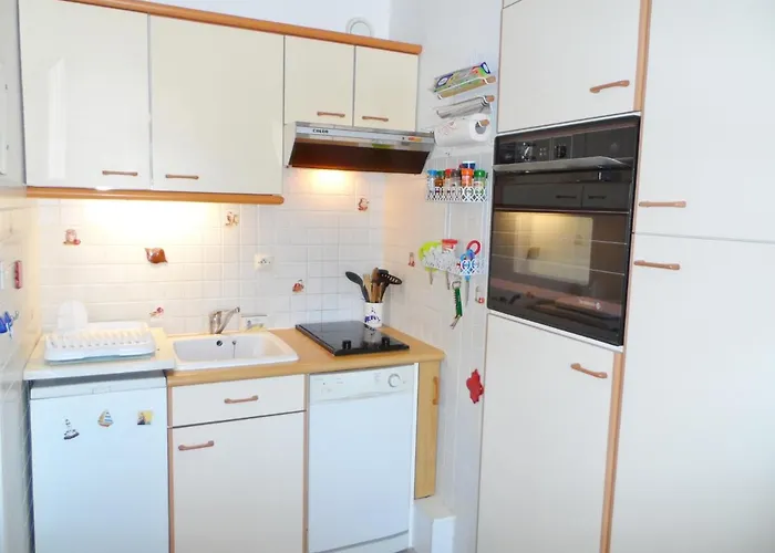 T2 Avec Balcon, à 2 Pas De L'hippodrome De Cabourg, Parking Privatif - Fr-1-487-290 Appartamento *