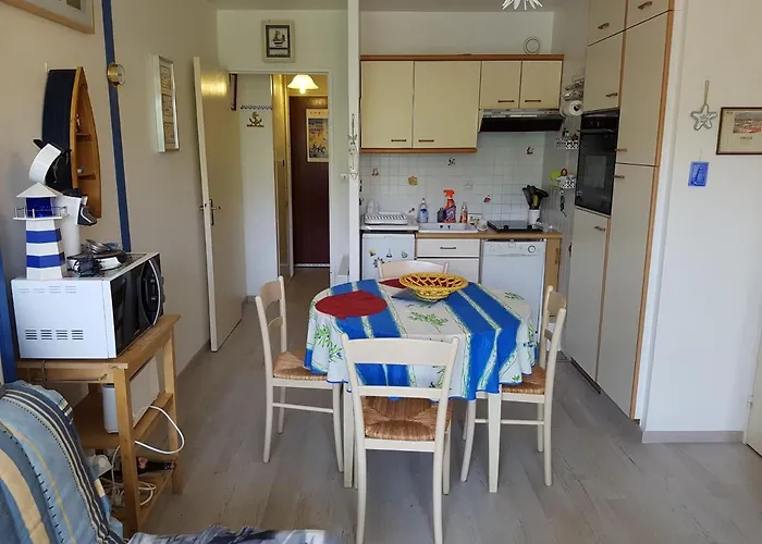 Apartman T2 Avec Balcon, A 2 Pas De L'hippodrome De Cabourg, Parking Privatif - Fr-1-487-290
